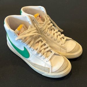 Nike Blazer Mid 77 - White Pine Green